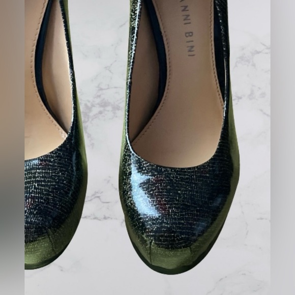 Gianni Bini Patent Leather Dark Green Heels - Picture 2 of 6